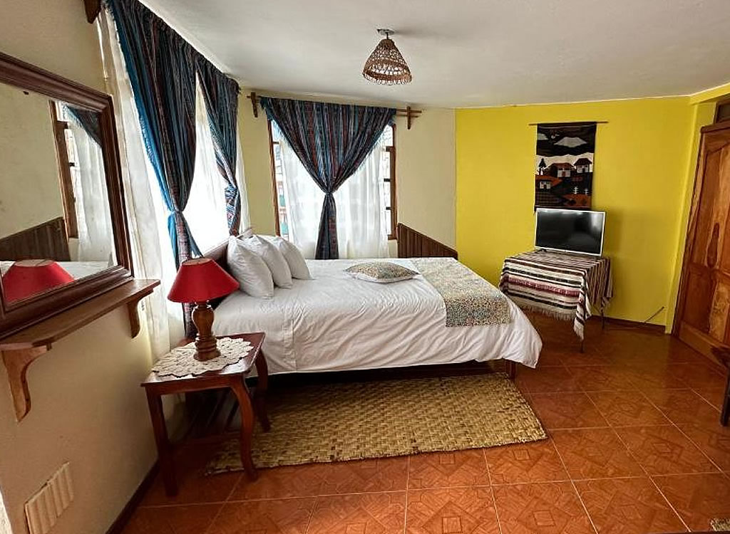 Habitación Triple con vistas a la ciudad