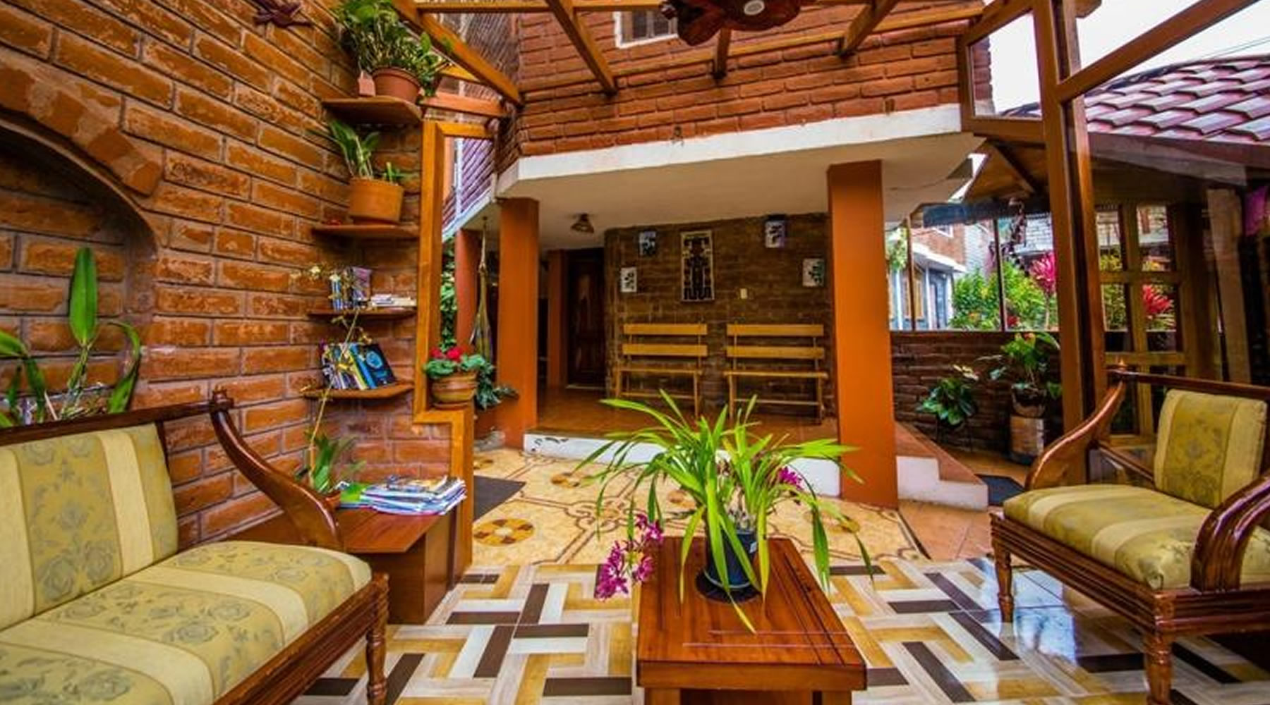 Hotel Donde Ivan - Baños de Agua Santa